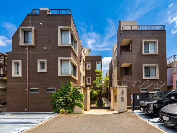 中古タウンハウス 新宿区戸山１丁目 都営大江戸線若松河田駅 1億3,800万円