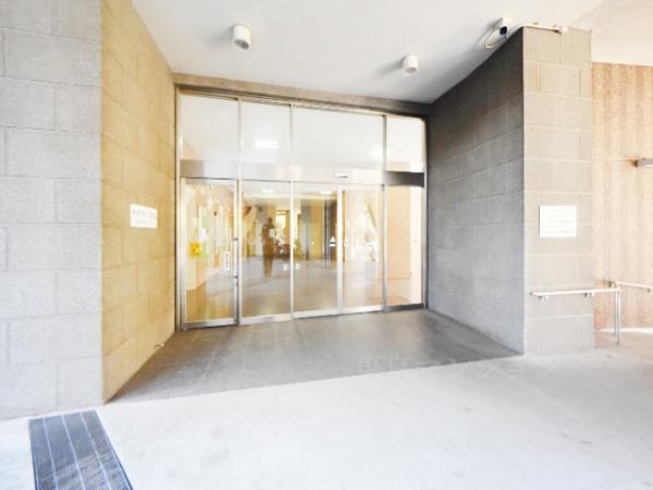 赤羽台四丁目住宅 エントランス（外）