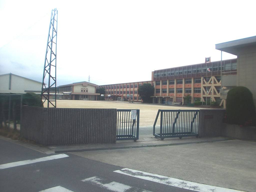 日進市立日進中学校