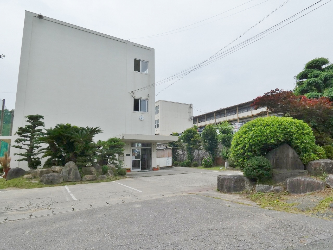蒲郡市立塩津中学校
