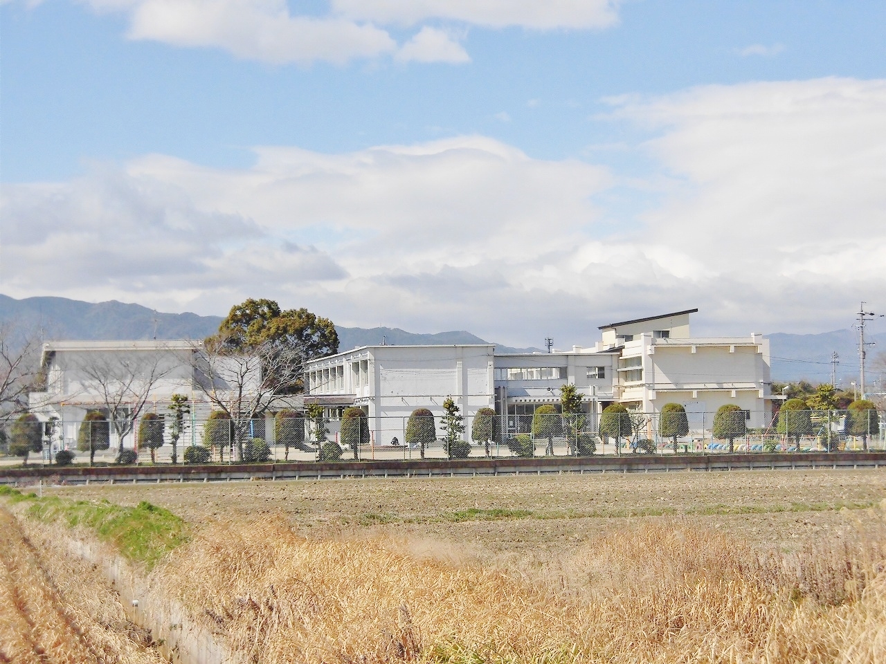 愛西市立立田北部小学校