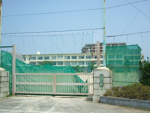 岩倉市立岩倉中学校