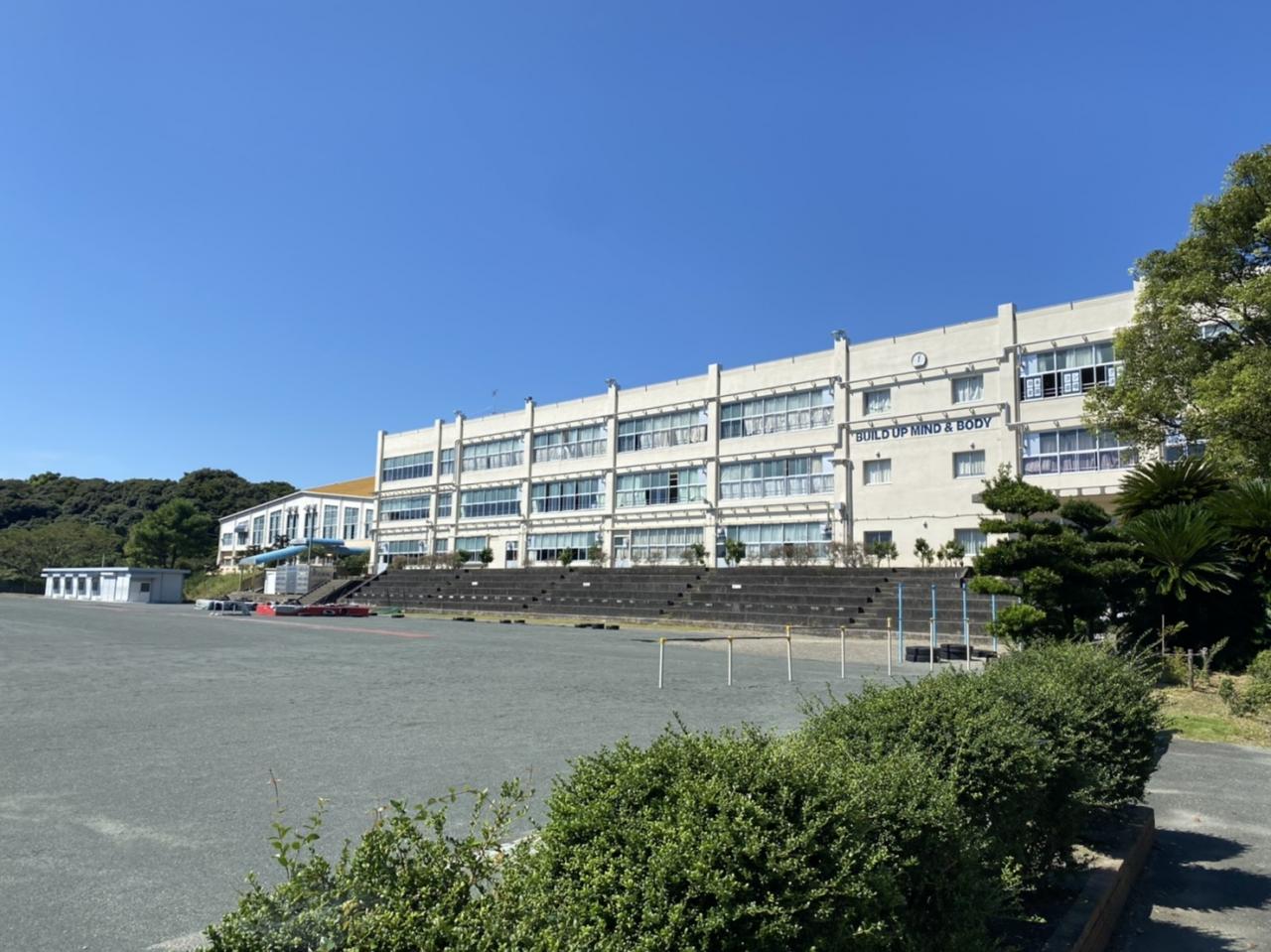 湖西市立新居中学校