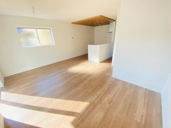 新築一戸建て 名古屋市北区福徳町５丁目17番、18番 名古屋市鶴舞線庄内緑地公園駅 3,840万円