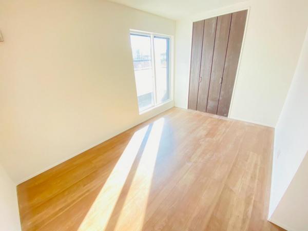 新築一戸建て 名古屋市北区福徳町５丁目17番、18番 名古屋市鶴舞線庄内緑地公園駅 3,840万円