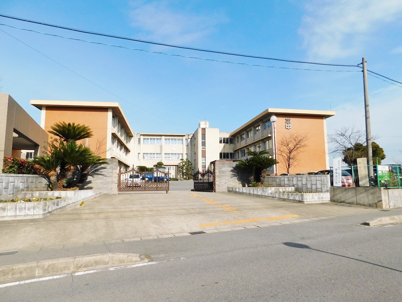 西尾市立平坂中学校