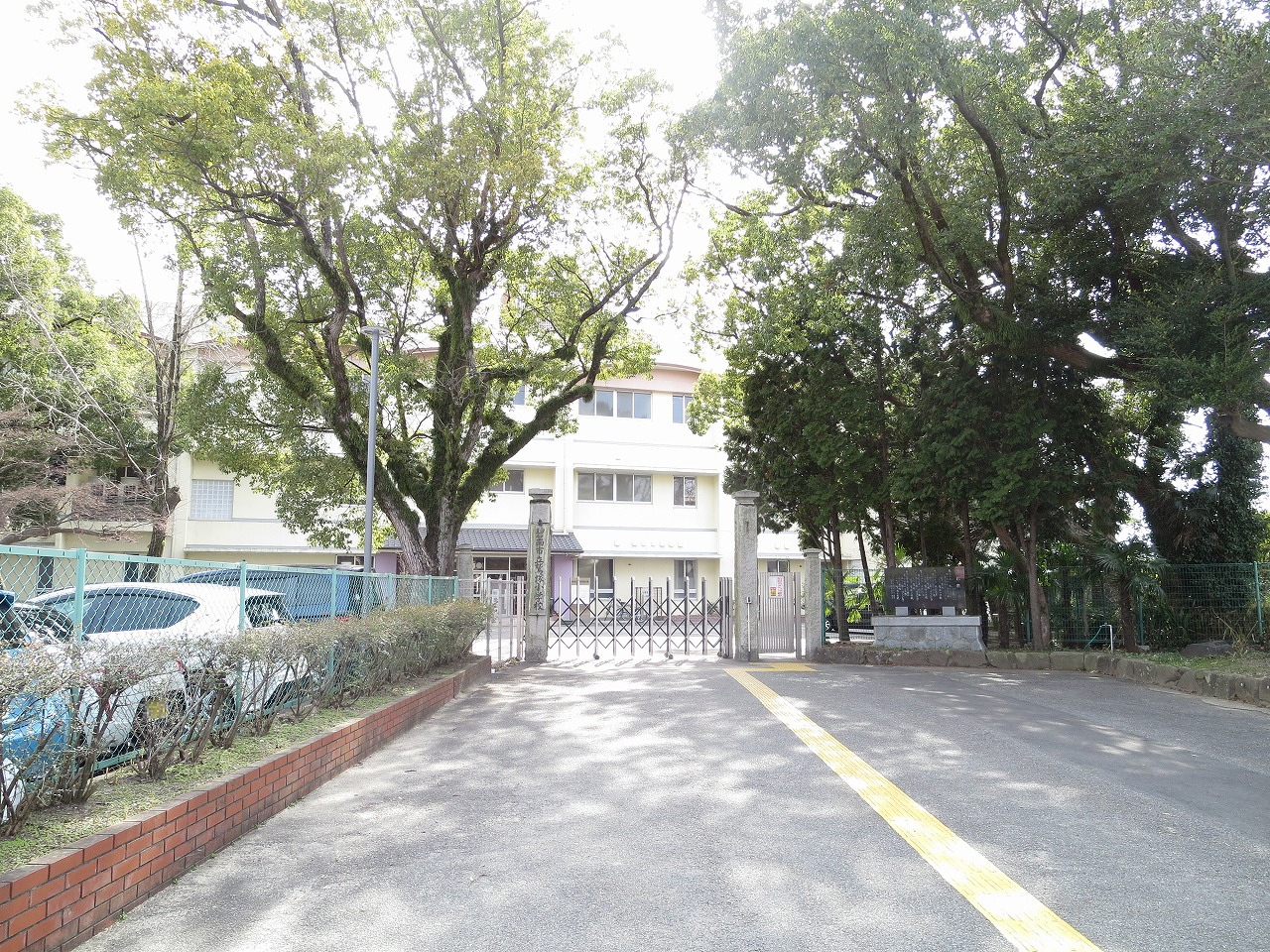 碧南市立鷲塚小学校