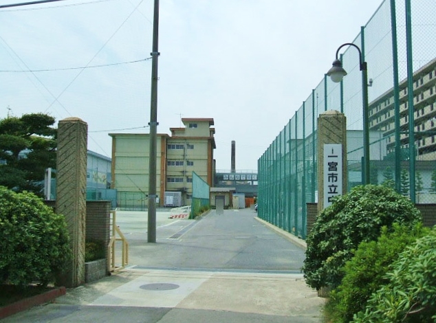 一宮市立中部中学校