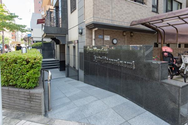 中古マンション 港区麻布十番３丁目 南北線麻布十番駅 2億3,980万円