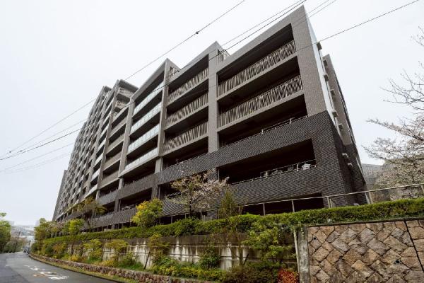 中古マンション 豊中市新千里北町３丁目 北大阪急行南北線千里中央駅 1億480万円