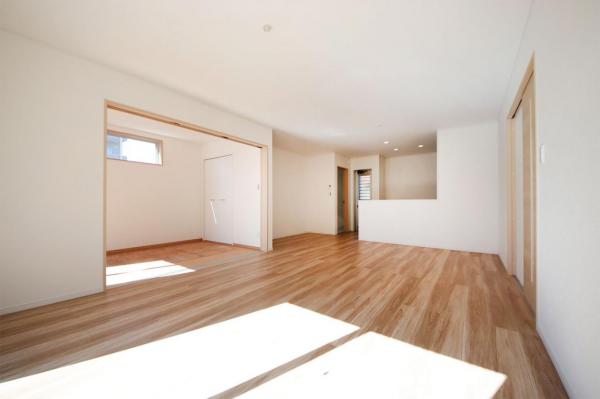 ふじみ野市苗間　中古一戸建て リビングダイニング