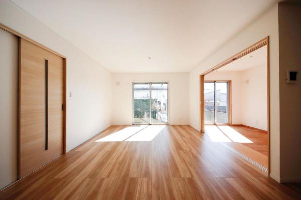 ふじみ野市苗間　中古一戸建て リビングダイニング