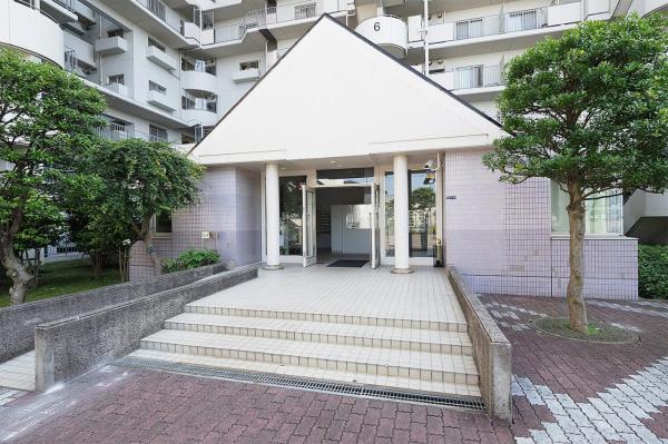 コスモ志木　3階 エントランス（外）