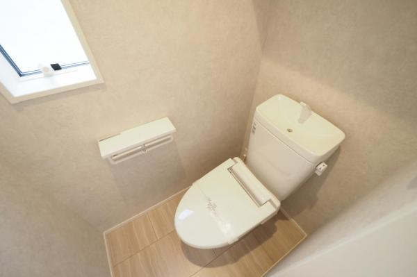 志木市下宗岡1丁目　中古一戸建て トイレ