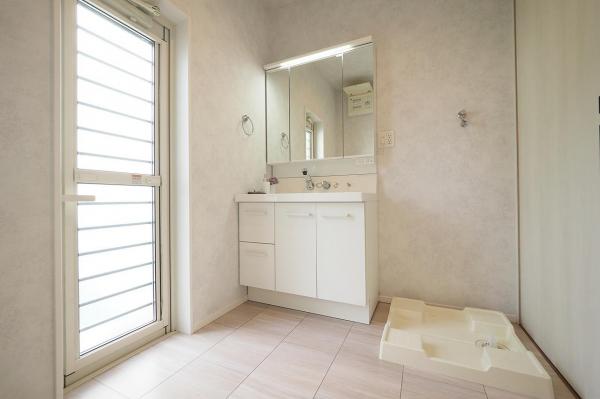 志木市下宗岡1丁目　中古一戸建て 洗面化粧台