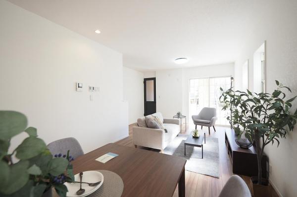 志木市下宗岡1丁目　中古一戸建て リビングダイニング