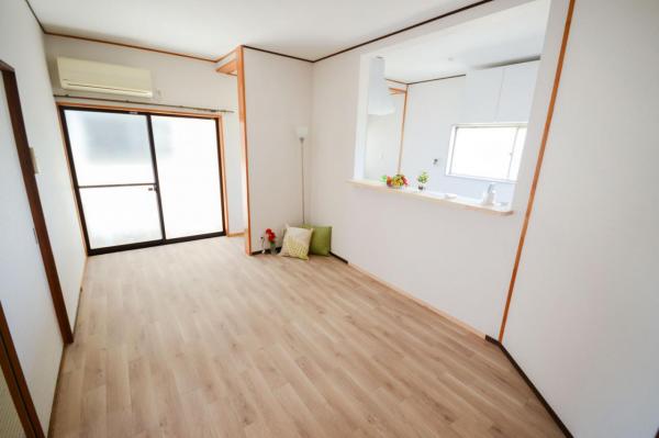 鶴ヶ島市中新田　中古一戸建て リビングダイニング