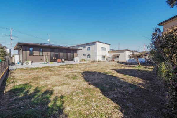 坂戸市戸宮　土地 前面道路含む現地写真