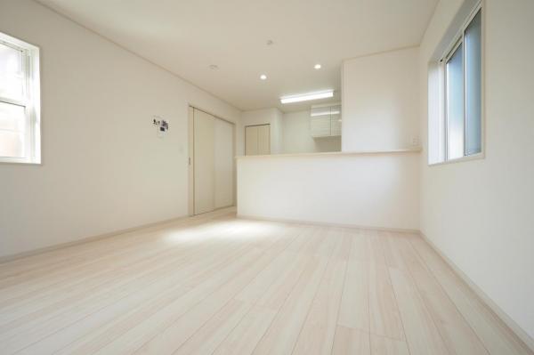 狭山市狭山　未入居　中古一戸建て リビングダイニング