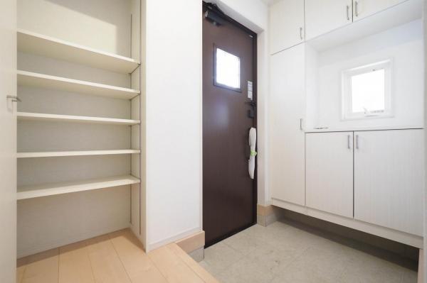 狭山市狭山　未入居　中古一戸建て 玄関