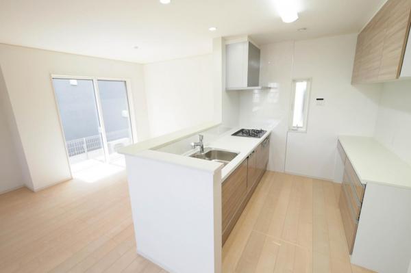 狭山市狭山　未入居　中古一戸建て キッチン