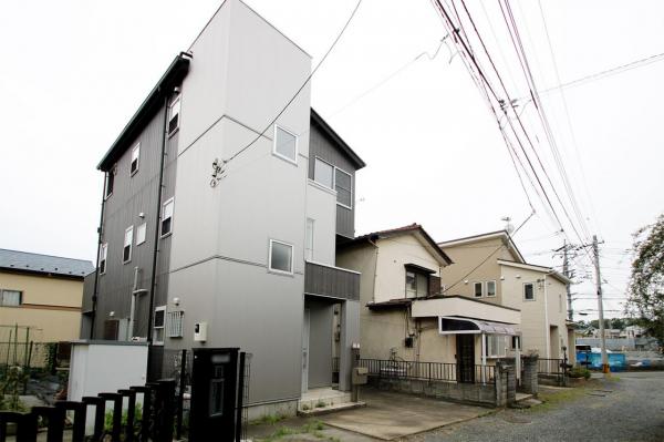 新座市畑中1丁目　中古一戸建て 前面道路含む現地写真