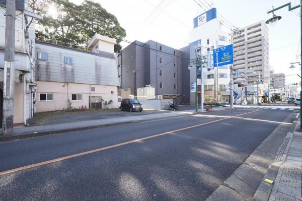 飯能市柳町　土地 前面道路含む現地写真