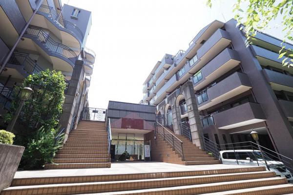 【４ＬＤＫ】ザ・ステイツ志木パークステージ　2階3階 エントランス（外）