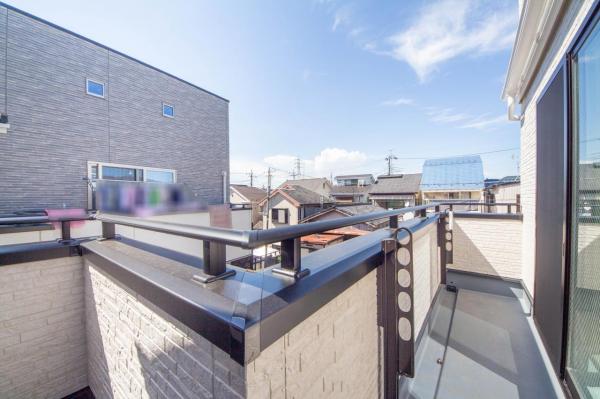 練馬区大泉町2丁目　新築一戸建て バルコニー