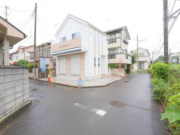小平市上水新町3丁目　新築一戸建て 前面道路含む現地写真