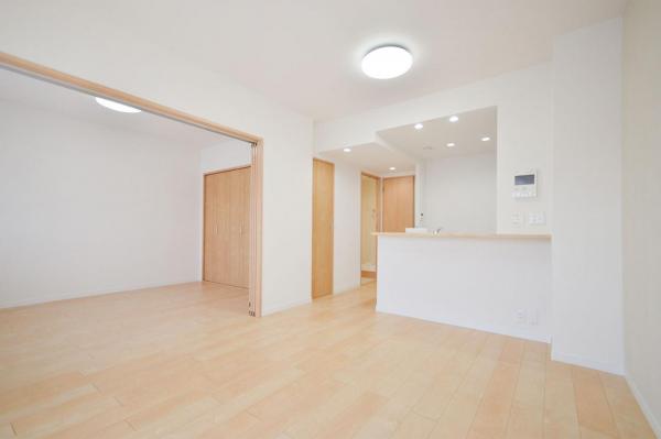 【８月おすすめ物件】シティ光陽朝霞泉水　 リビングダイニング