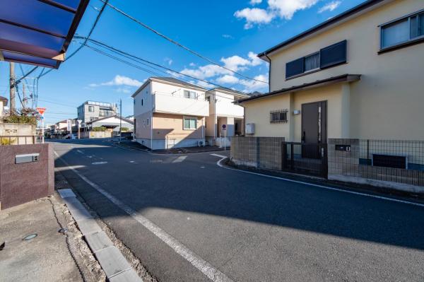 【いつでもご見学OK！】狭山市鵜ノ木　中古一戸建て　 前面道路含む現地写真