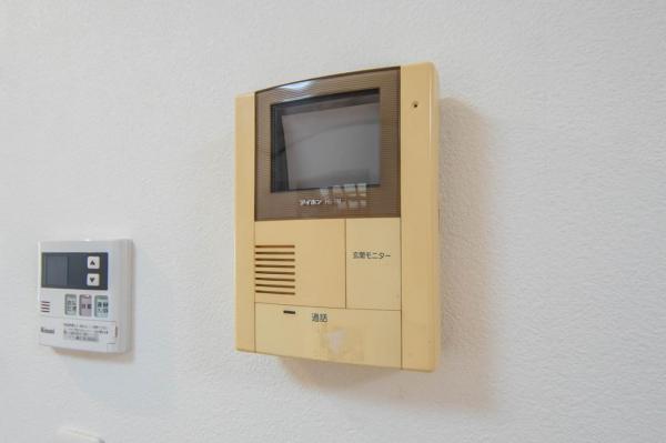 飯能市笠縫　中古一戸建て TVモニター付きインターフォン
