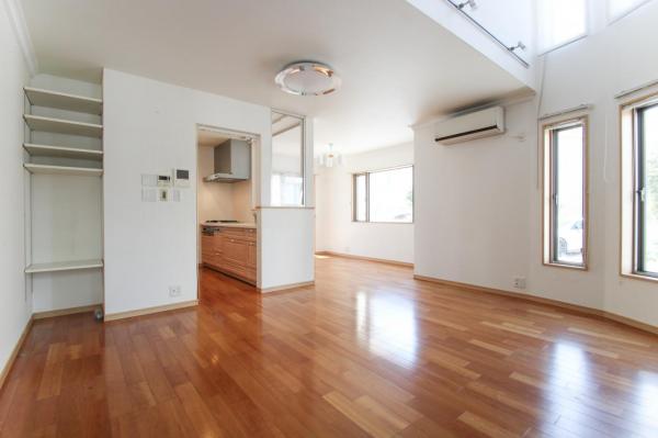 練馬区田柄4丁目　中古一戸建て リビング