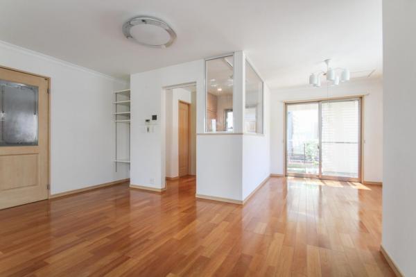 練馬区田柄4丁目　中古一戸建て リビング