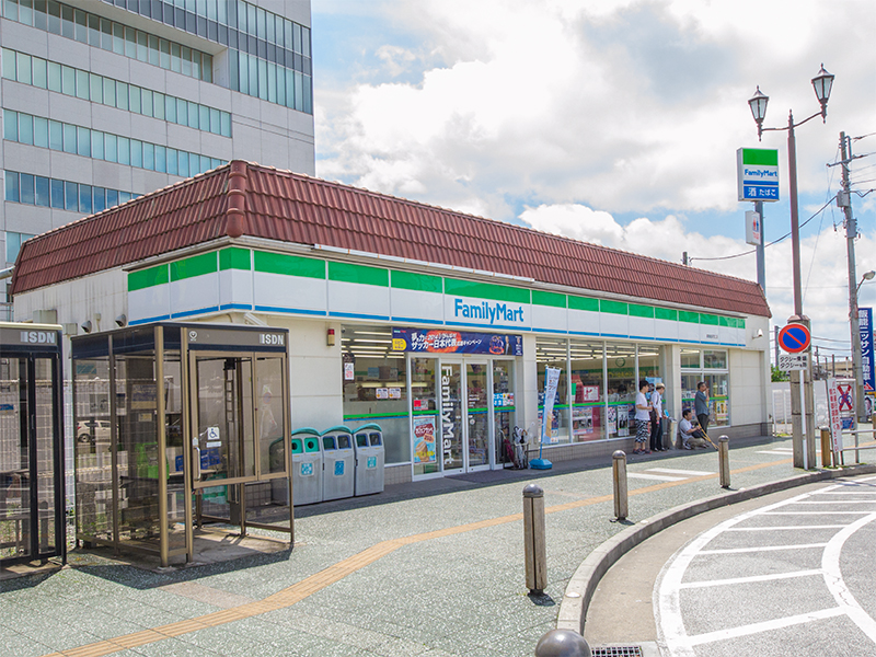 ファミリーマート 東飯能駅西口店