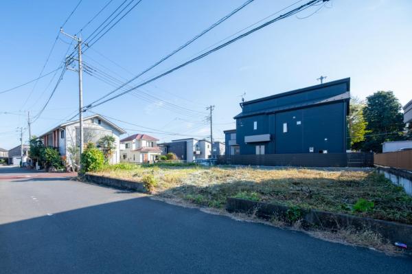 飯能市征矢町　土地 前面道路含む現地写真