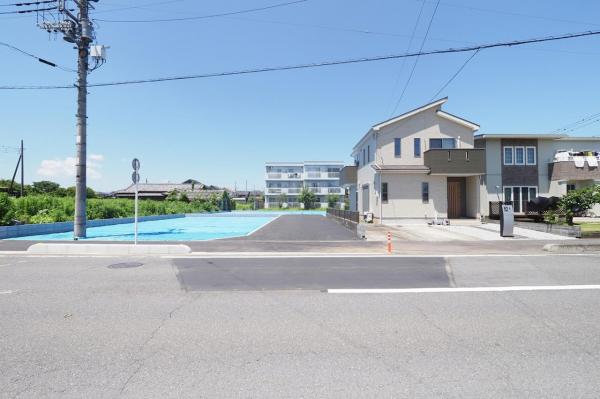 飯能市川寺　土地 前面道路含む現地写真