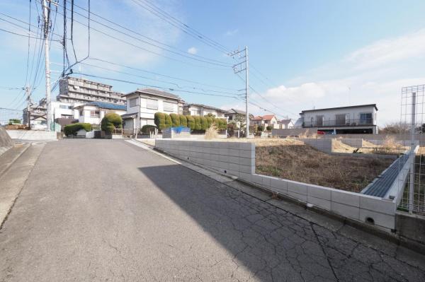 新座市畑中3丁目　土地 前面道路含む現地写真