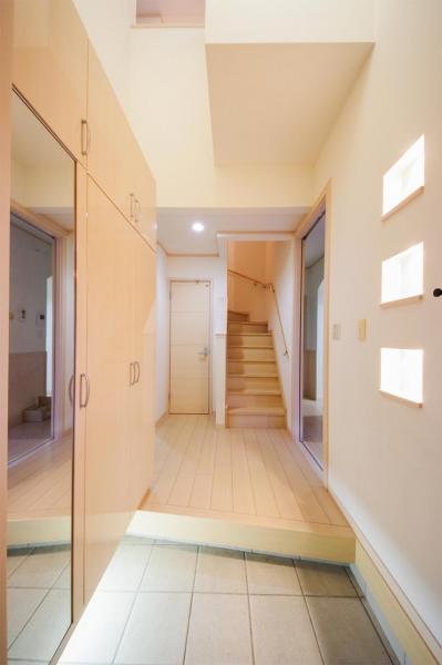 富士見市東みずほ台4丁目　中古一戸建て 玄関