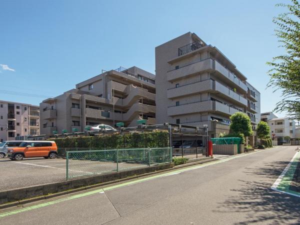 サーパス新所沢けやき台　3階 敷地内駐車場