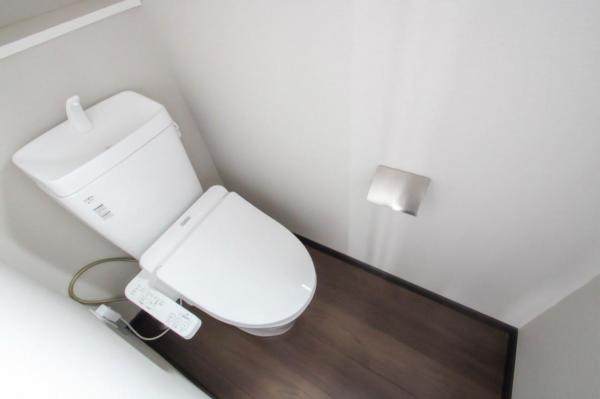 練馬区西大泉4丁目　中古一戸建て トイレ