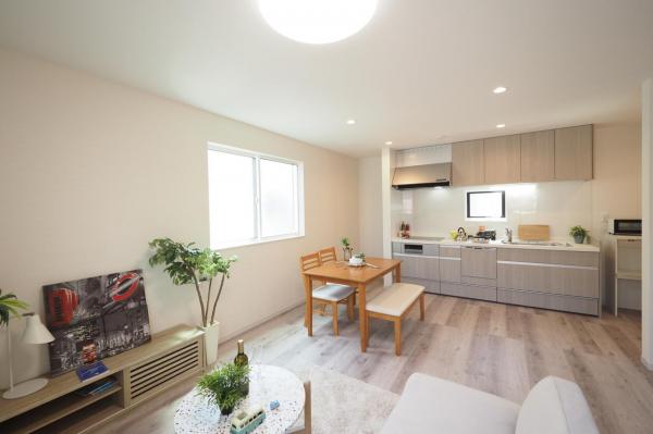 坂戸市関間1丁目｜若葉駅徒歩11分 未入居戸建 駐車2台可 リビングダイニング