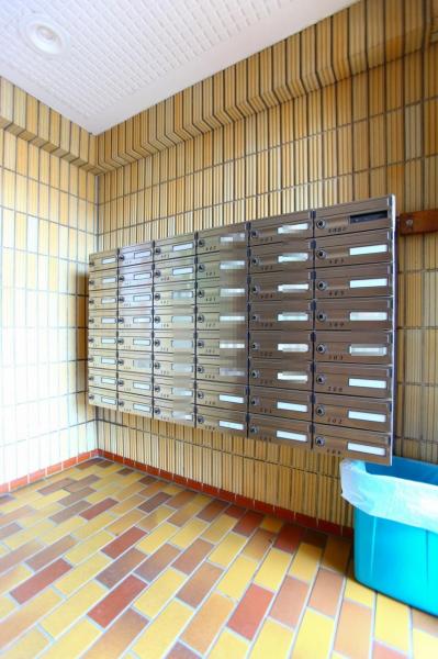 キャニオンマンション小竹向原　1階 郵便受け