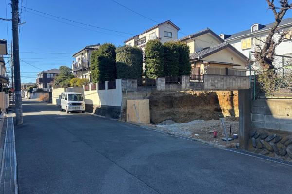 川越市稲荷町　土地 前面道路含む現地写真