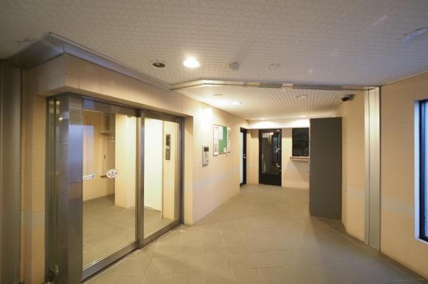 ワイズユウラク西所沢　3階 エントランスホール