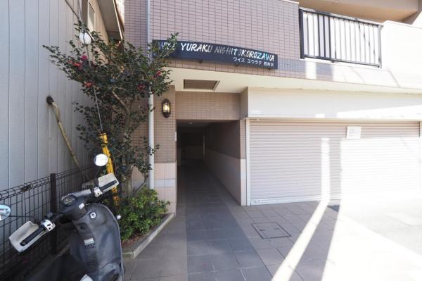 ワイズユウラク西所沢　3階 エントランス（外）