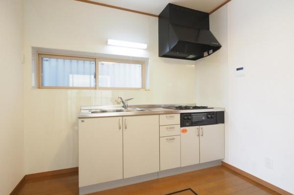 狭山市水野　中古一戸建て キッチン