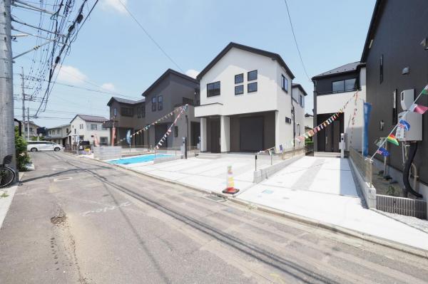 川越市今成3丁目　新築一戸建て 前面道路含む現地写真