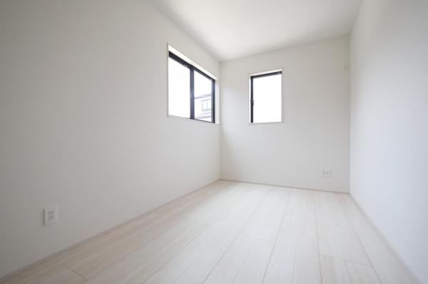 川越市今成3丁目　新築一戸建て 洋室